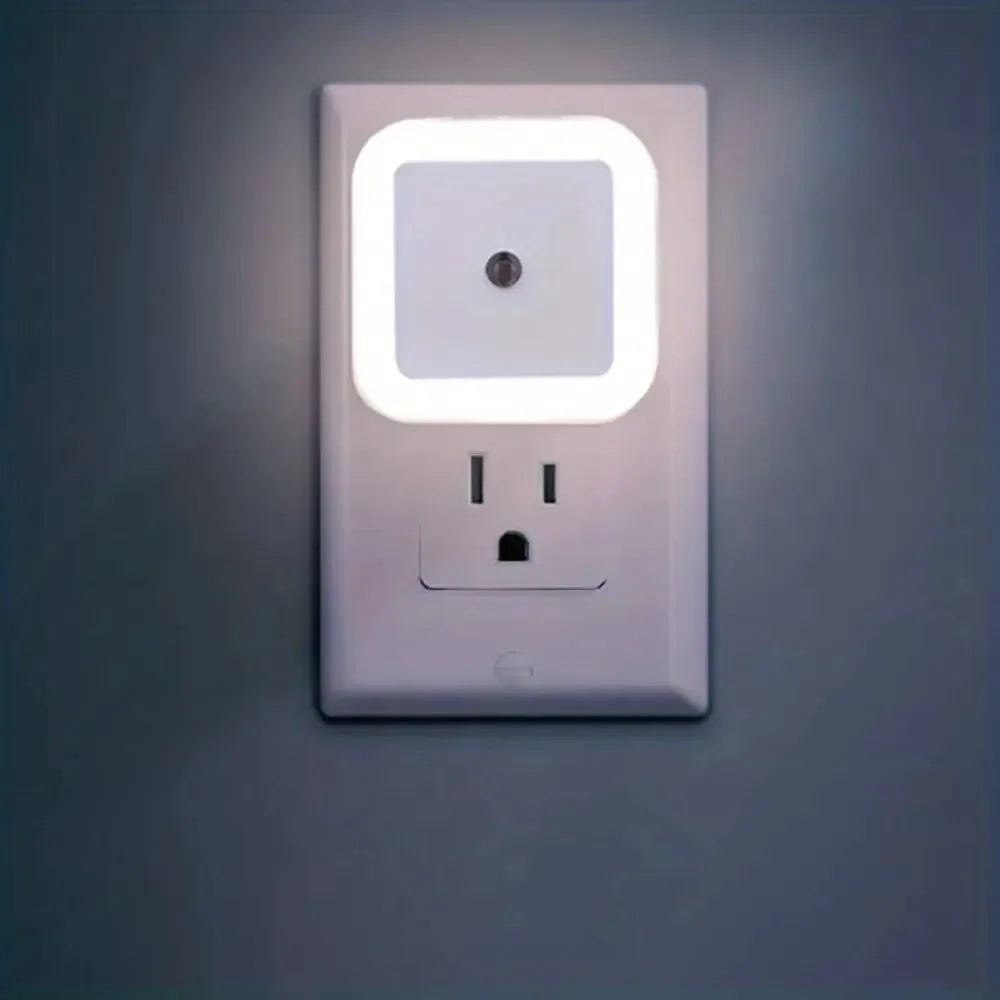 Outlet light